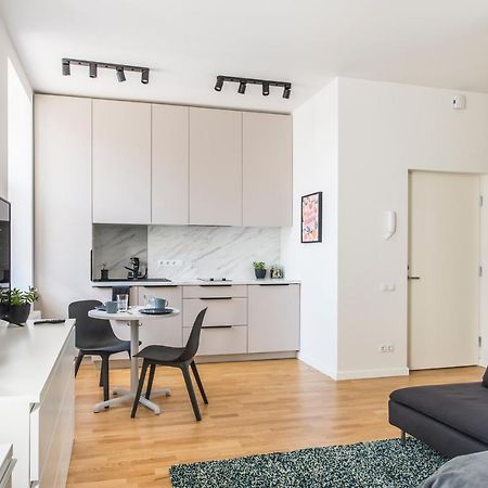 Cozy Modern Studio - Great For Short Trips Riga Extérieur photo