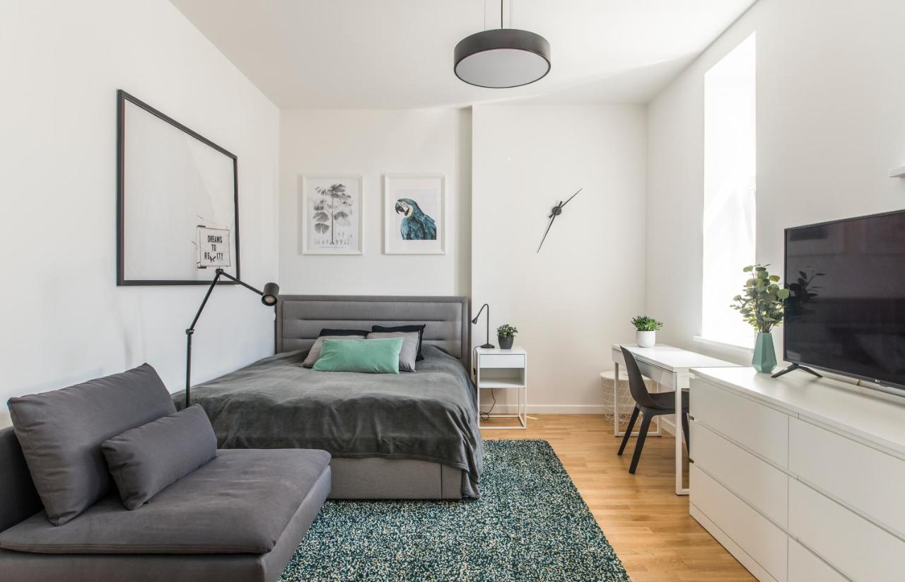 Cozy Modern Studio - Great For Short Trips Riga Extérieur photo