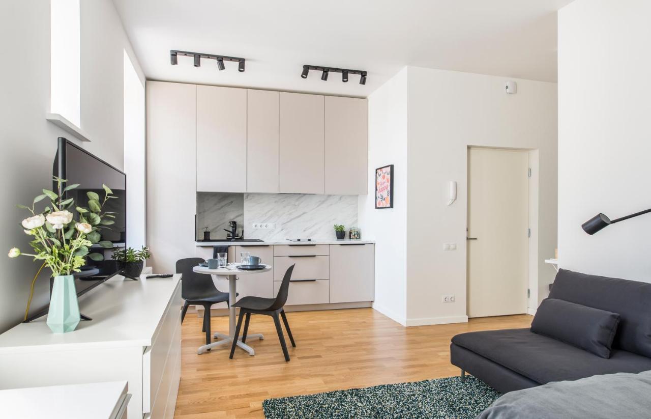 Cozy Modern Studio - Great For Short Trips Riga Extérieur photo