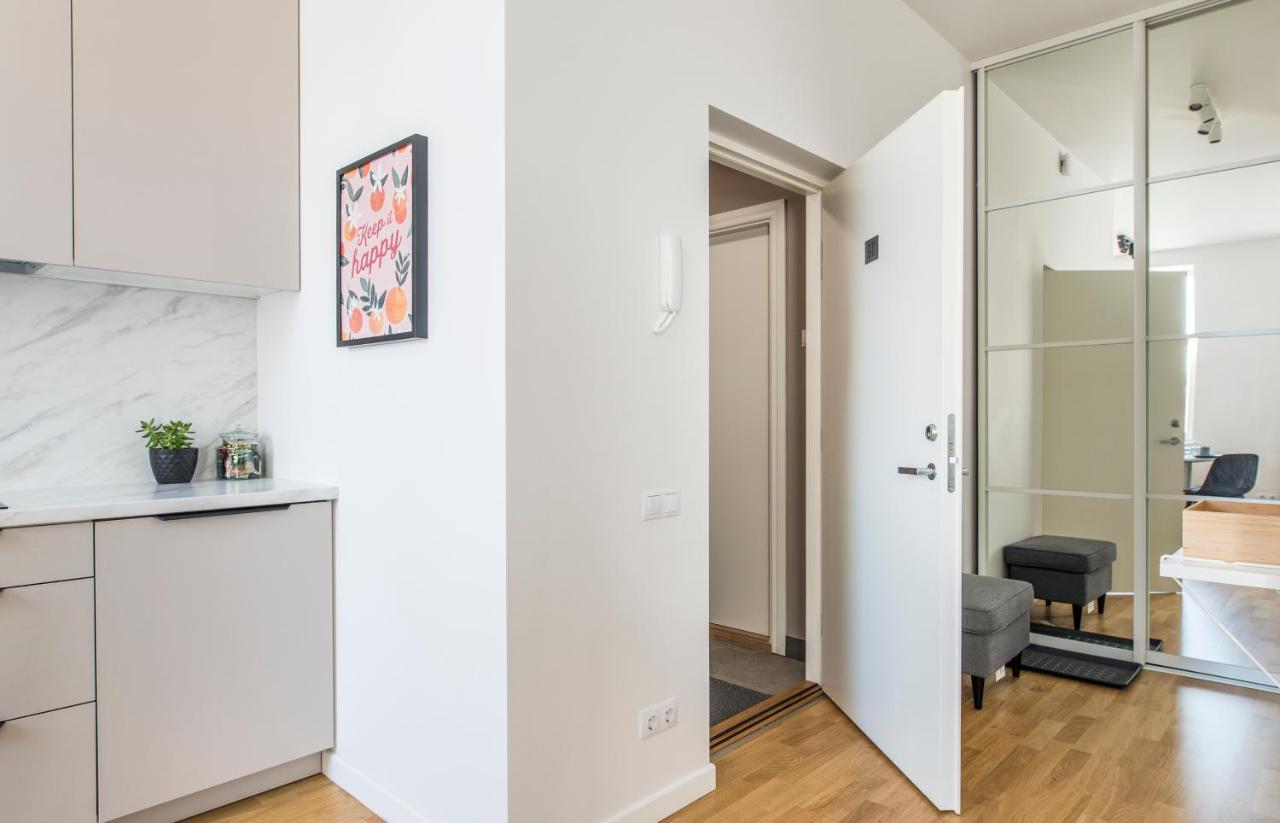 Cozy Modern Studio - Great For Short Trips Riga Extérieur photo