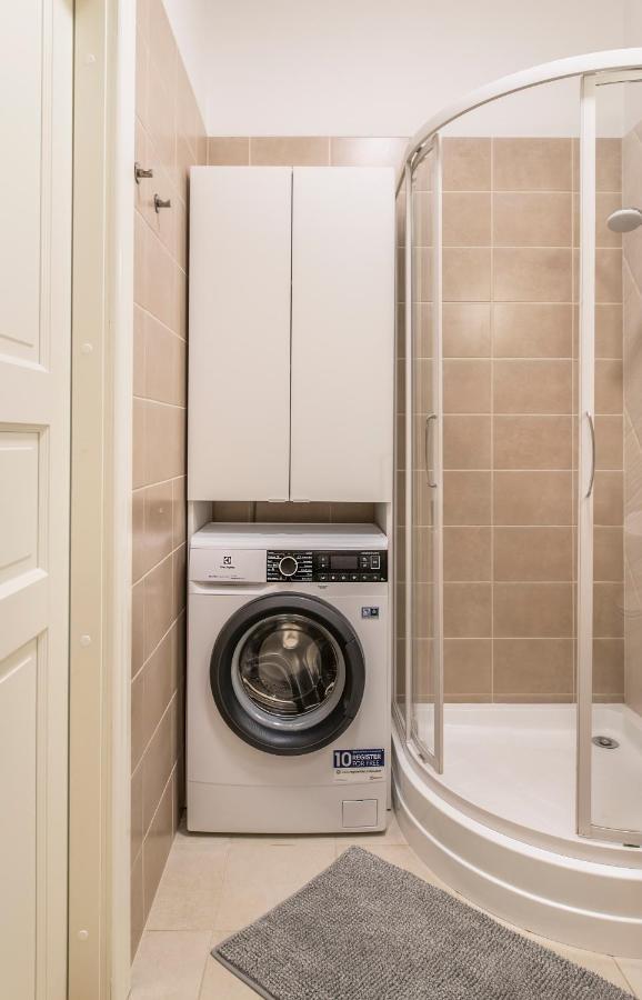 Cozy Modern Studio - Great For Short Trips Riga Extérieur photo