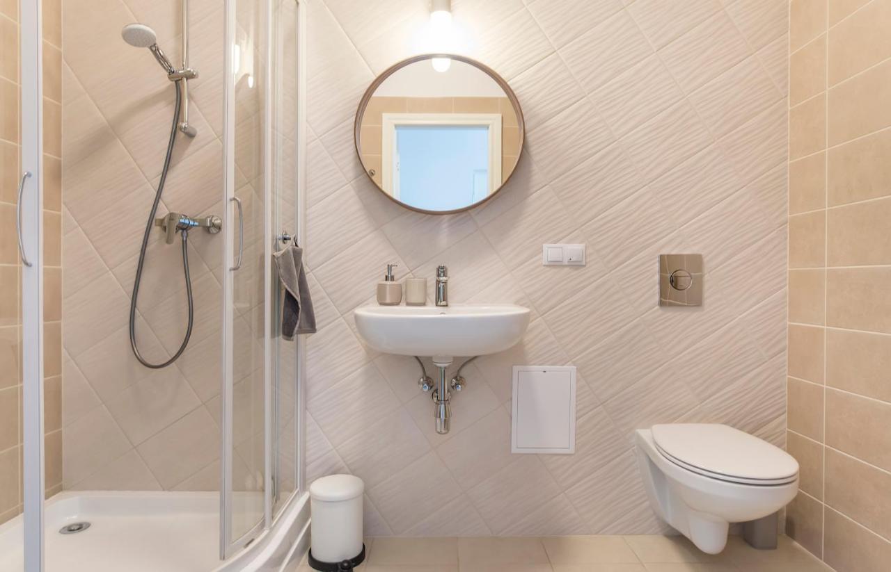 Cozy Modern Studio - Great For Short Trips Riga Extérieur photo