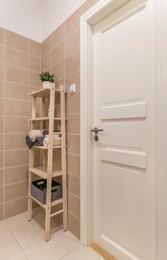 Cozy Modern Studio - Great For Short Trips Riga Extérieur photo