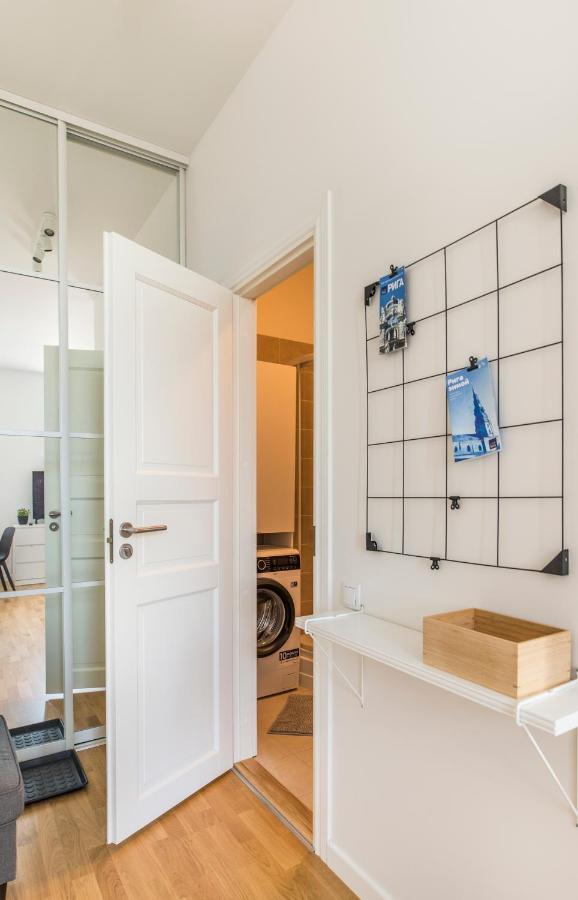 Cozy Modern Studio - Great For Short Trips Riga Extérieur photo