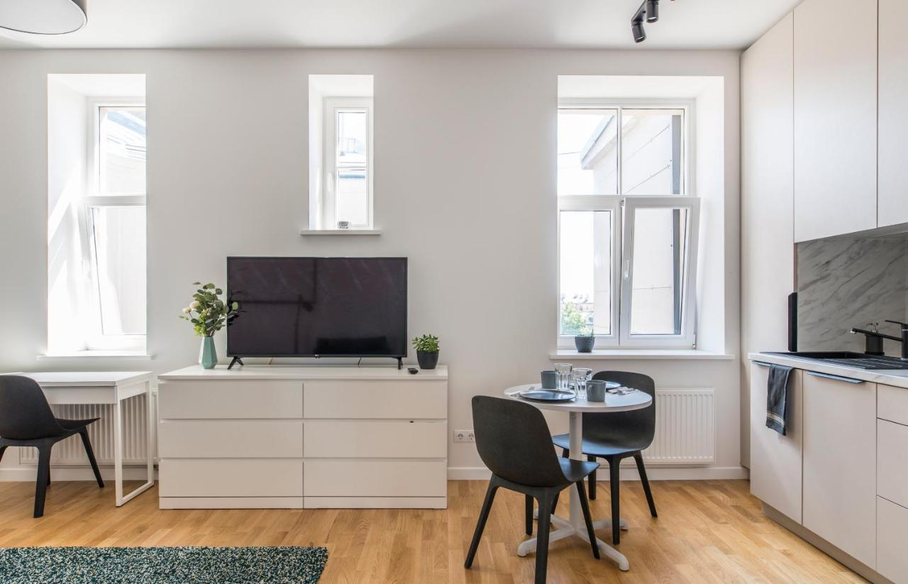 Cozy Modern Studio - Great For Short Trips Riga Extérieur photo