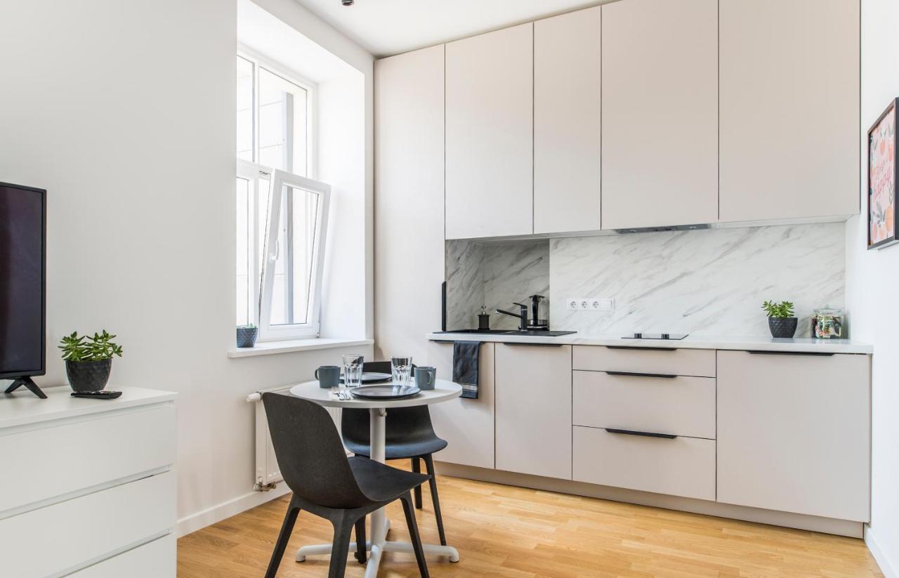 Cozy Modern Studio - Great For Short Trips Riga Extérieur photo